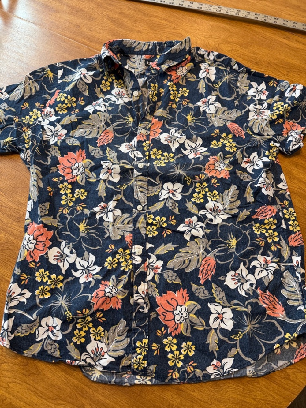 Express Navy Floral Short-Sleeve Button-Down Shirt with Coral & White Accents
